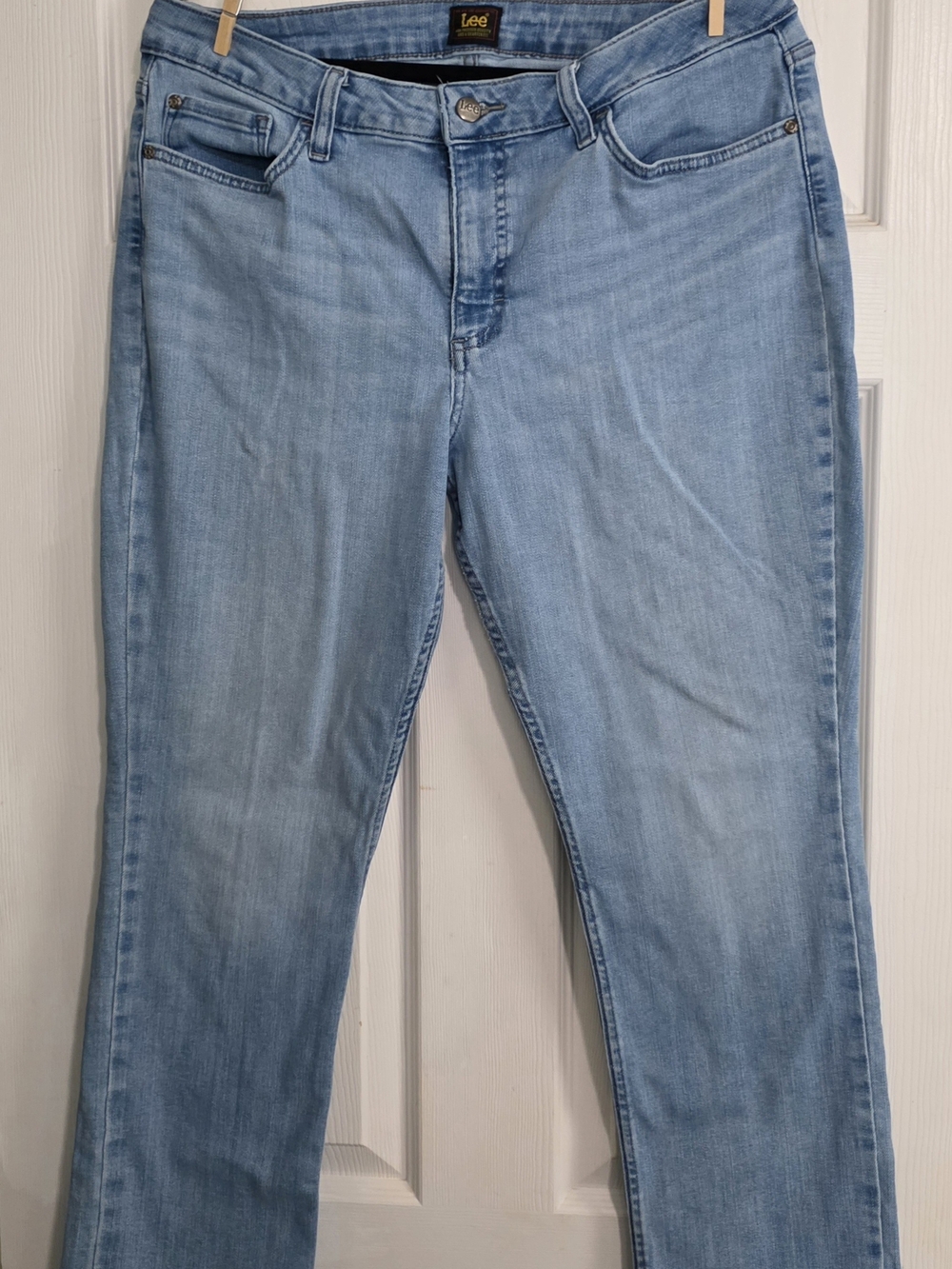 Lee Women’s Light Wash Straight Leg Jeans